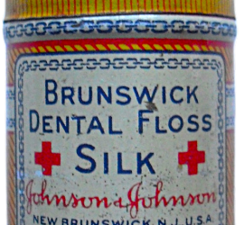 Первая зубная нить выпускаемая промышленностью